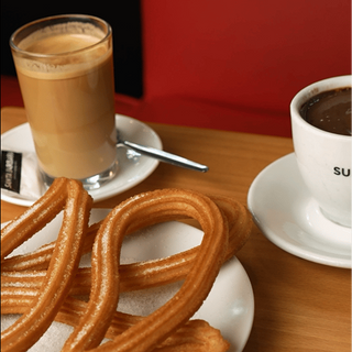 Chocolate con churros o porras