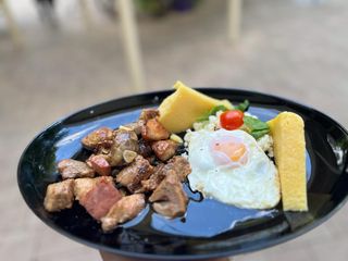 Tochitura moldoveneasca cu traditie