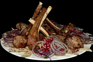 ღორის ნეკნის მწვადი