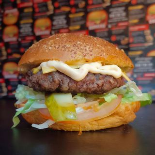 Chili Cheese Burger + patatas