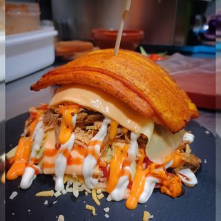 Patacón Relleno De Ternera