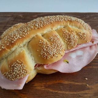 PANINO CON UN SALUME