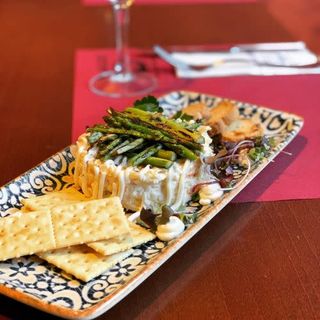 Ensaladilla Rusa Casera Del Galeón & Trigueros Frescos A La Brasa