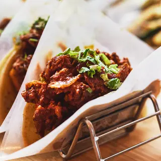 3 TACŌS AL PASTOR