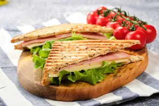Tost sendvič  suvi vrat i sir