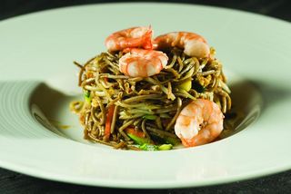 Soba ai gamberi e verdure