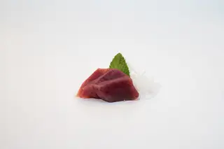 221.Sashimi de atún (3 uds.)