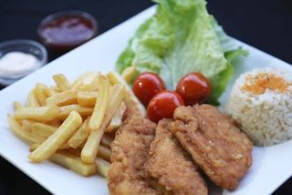 Bifinhos de frango com caril e ananás - 1 pessoa