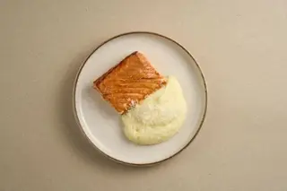 STEAK DE SALMON AHUMADO/стейк лосося подкопченй