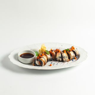 Чорний дракон з креветкою темпура (310г)