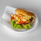 Бургер със свинско кюфте (1бр)