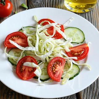 Friss vegyes saláta/Salată mixtă