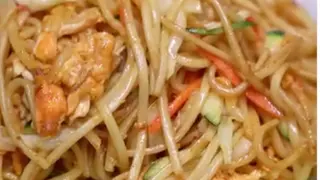 Spaghetti saltati con pollo