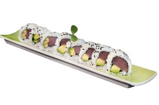 94.  Uramaki tonno, avocado 4pz