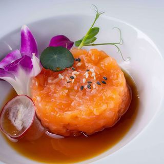 187. Sake Tartar De Salmón