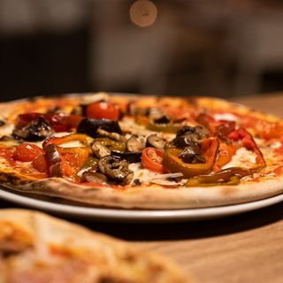 Pizza Arcoíris (Mediana)