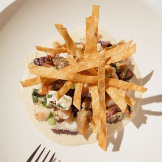 Nuestra versión de ceviche con langostinos y pulpo