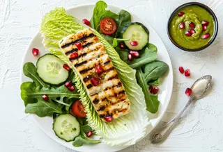 SAŁATKA HALLOUMI