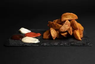 Patatas 4 Salsas