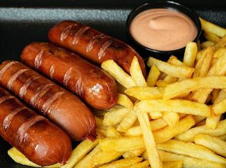 Kobasice sa pomfritom