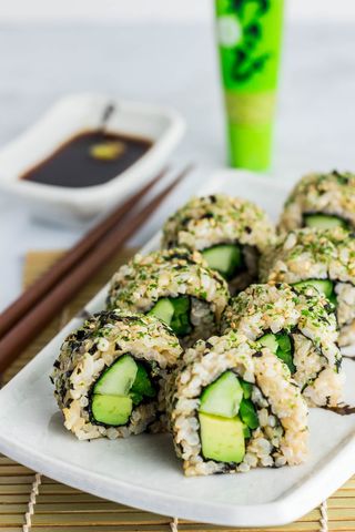 47a. Uramaki vegetariano