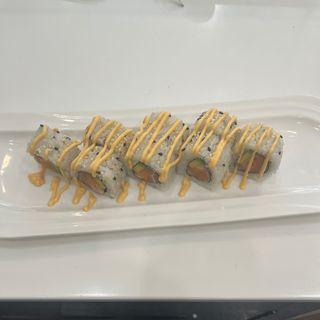 242. Uramaki spicy salmone