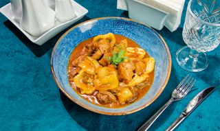 Gulas de vita picant