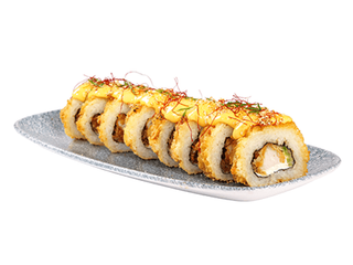 Chrupiące uramaki z kurczakiem i opalanym cheddarem 8 szt.