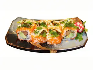 Uramaki california salmón, aguacate, tobiko y wakame