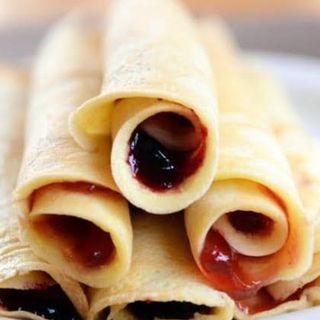 HONEY PANCAKE ROLLS(Served with honey)