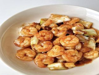 50.Gamberi con peperoni e cipolle piccanti