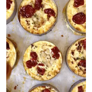  Quiche chèvre tomates séchées   Avec salade de crudités
