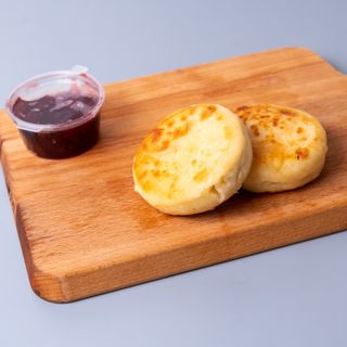 Sirniki sa višnjama 2 komada