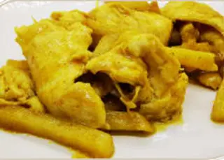Pollo con curry