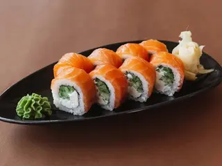 Філадельфія Лосось з огірком (265g)