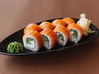 Філадельфія Лосось з огірком (265g)