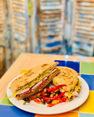 Chapati Omelette & Fromage Et Merguez