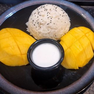 Mango sticky rice 