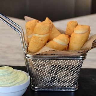 Tequenyos De Formatge (6U)