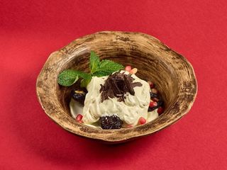 Чорнослив з горіхами та вершковим соусом (200g)