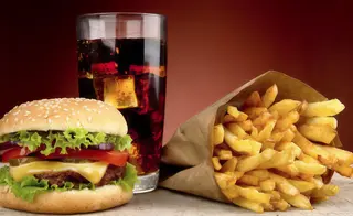 Hamburguesa (2 uds) + Patatas + Bebida (2 uds)