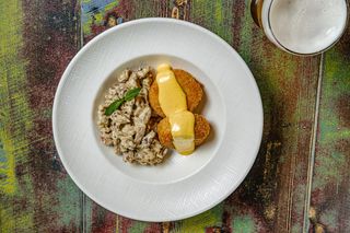 ღორის ხორცი და კარტ რულეტი