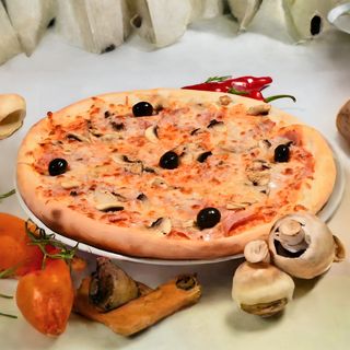 Pizza Prosciutto e Funghi mare
