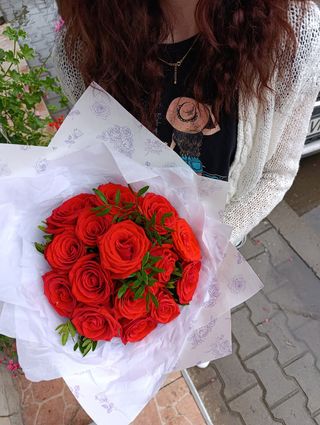 Buchet 15 trandafiri roșii