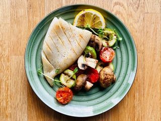 Кальмар з овочами (300g)