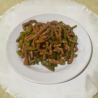 Ternera Con Pimientos Verdes