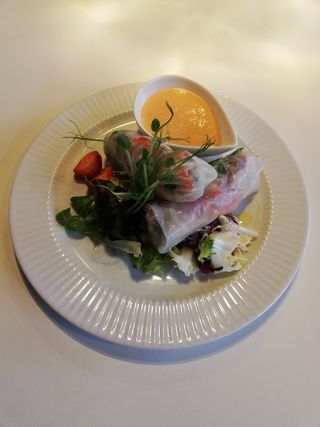 Rolsy z papieru ryżowego z ciecierzycą