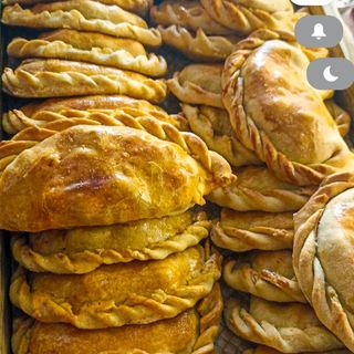 Empanada de lomo saltado