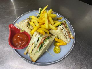 Клаб -сэндвич с цыпленком 