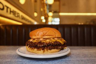 MARLONS® Cheeseburger